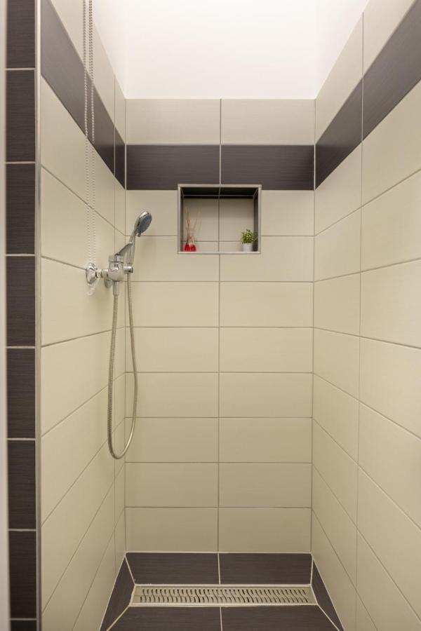 Sz63 Szondi Apartamento Budapeste